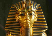 Comoara Faraonului sau secretul lui Tutankhamon la Paris
